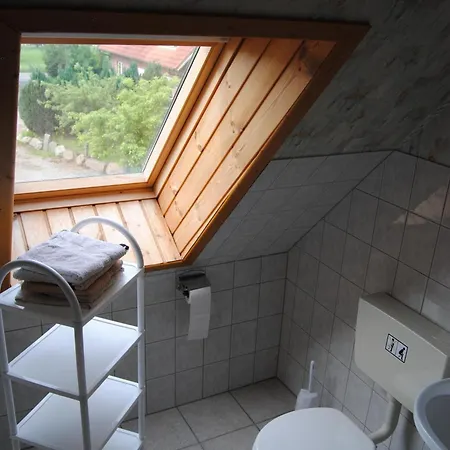 In Beliebtem Gaestehaus Mit Fahrradverleih In Laendlicher Gegend Apartment